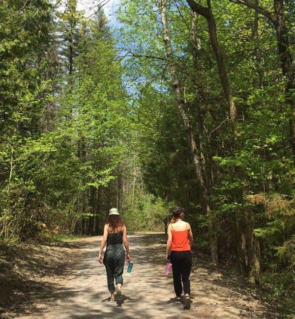 Elina waling among trees(©2020 Alisha Shahmirian)