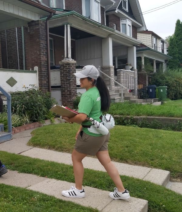 Mary canvassing as YUFL(©2019 Lam Tran / LEAF)